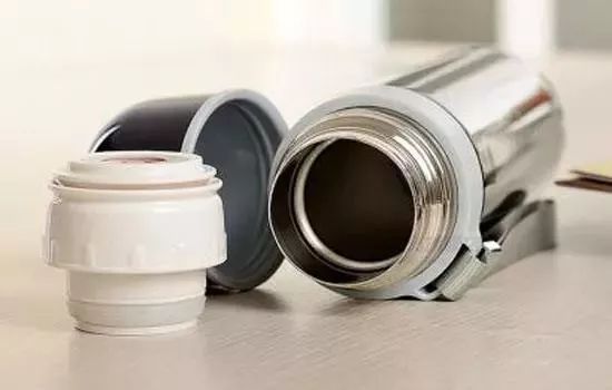 Cleaning Method of The Thermos Cup